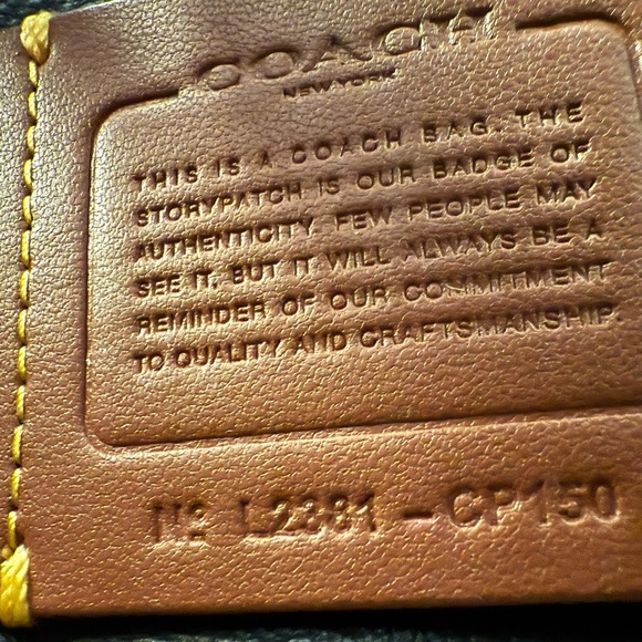 Coach Tabby Shoulder Bag 26 With Pillow Quilting EUC, like new… - Picture 8 of 8